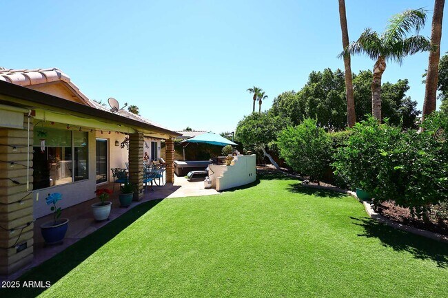 Building Photo - 359 W Brisa Dr