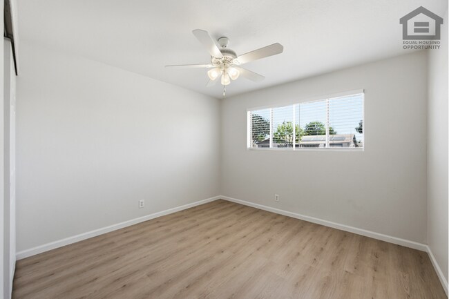 Building Photo - 4Bed/2Bath House at 35th Ave/Cactus! Ready for Immediate Move-In! -- NO HOA! FULLY REMODELED!