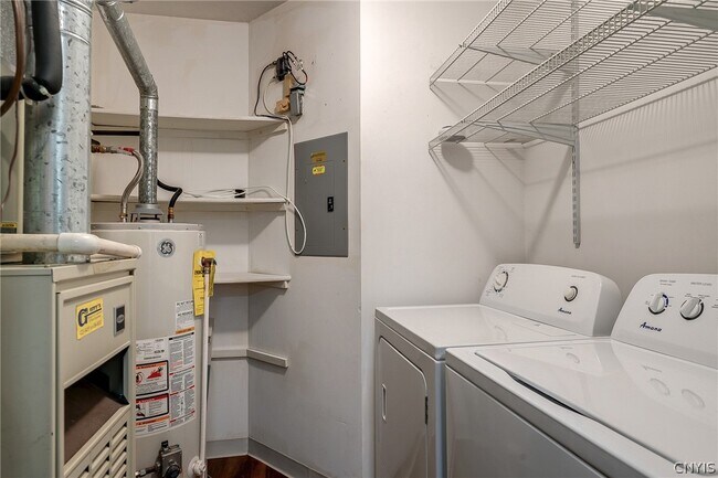 Building Photo - 2404 Pipers Ct