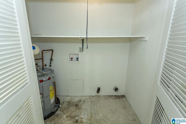 Building Photo - 2200 Montreat Cir