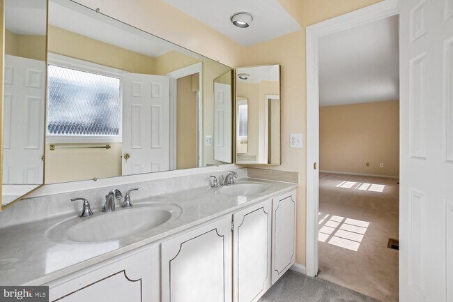 Building Photo - 6604 Tina Ln