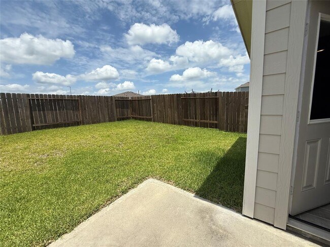 Building Photo - 9678 Caney Trails Rd