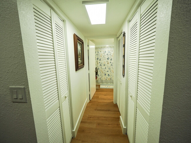 Building Photo - 4550 NW 18th Ave