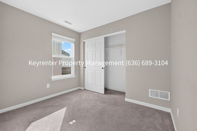 Building Photo - 2823 Winding Valley Dr