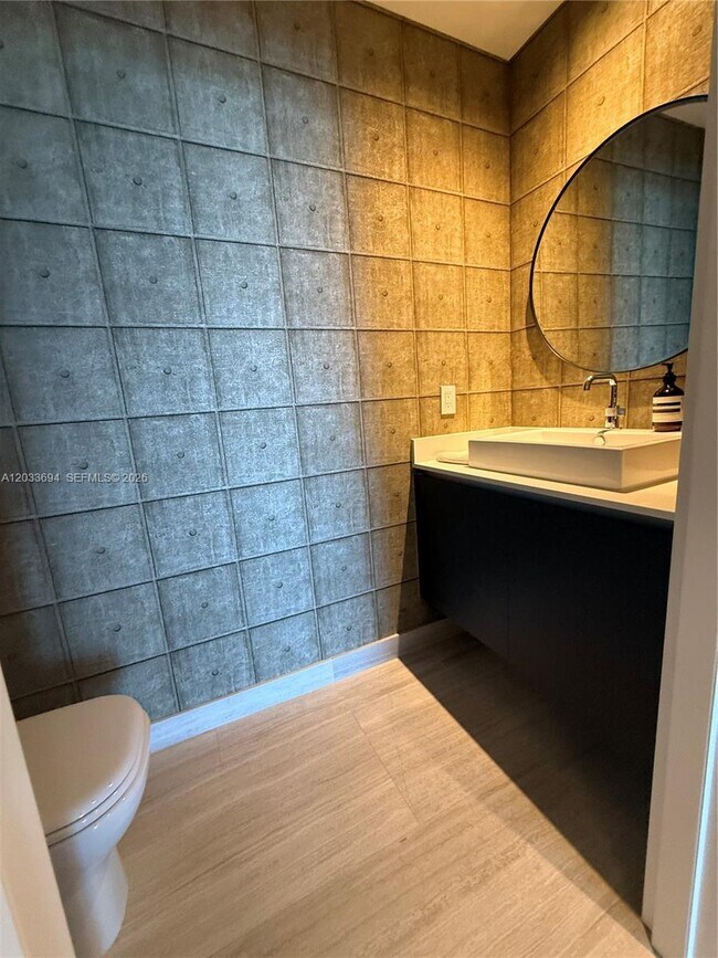 Building Photo - 1451 Brickell Ave