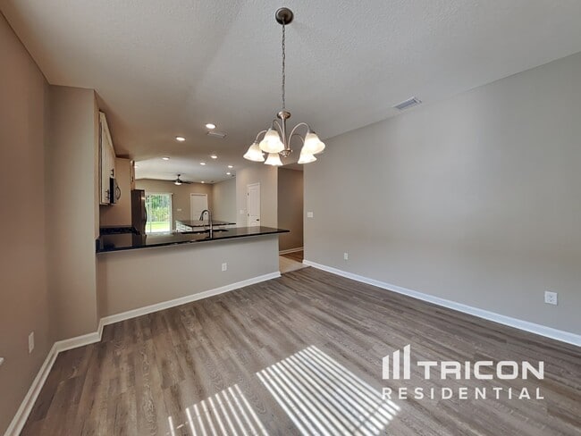 Building Photo - 470 Chandler Dr