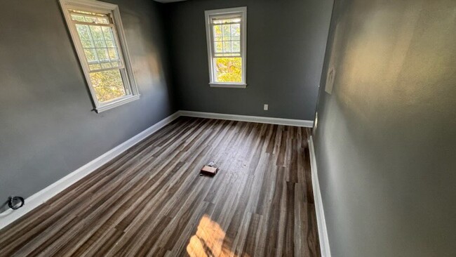 Building Photo - 4727 Luerssen Ave