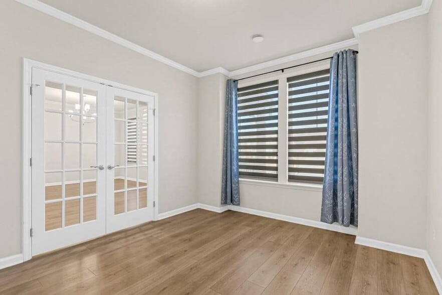 Building Photo - 405 Founders Walk