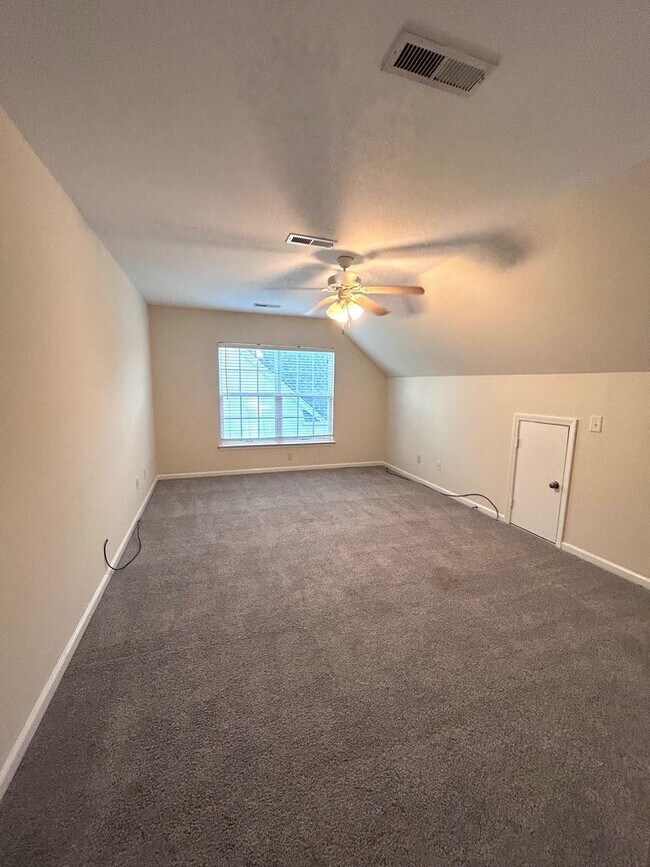 Building Photo - Stunning 4BR Home with amazing pond views!