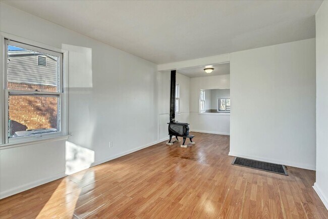 Building Photo - 4504 Drexel Ave