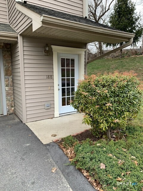 Building Photo - 19 Hawthorne Dr