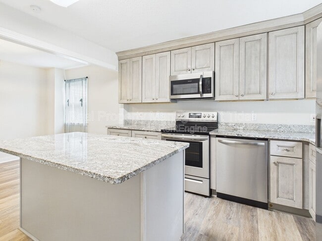 Building Photo - 3853 Atterbury St