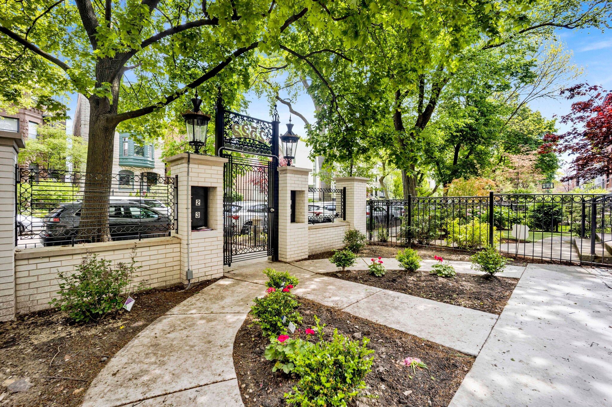 Building Photo - 2522 N Burling St
