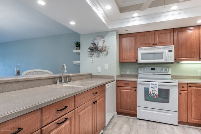 Building Photo - CLOSE DOWNTOWN PUNTA GORDA. GROUND FLOOR U...