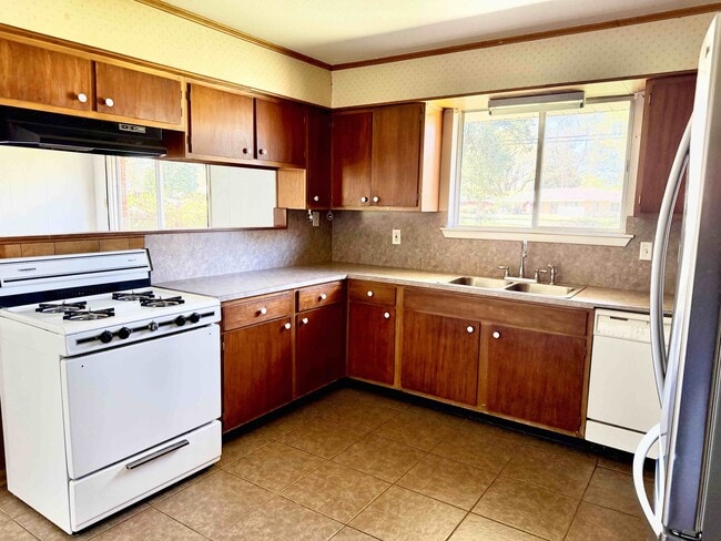 Building Photo - 10389 Browning Dr