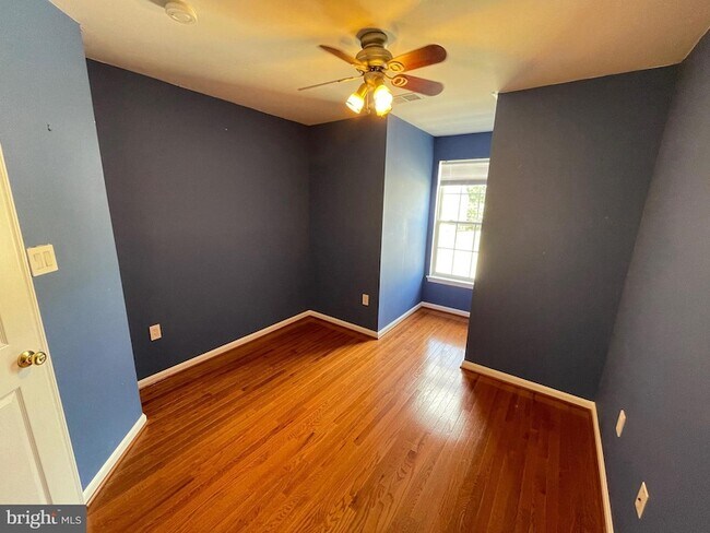 Building Photo - 11222 Bel Aire Ct