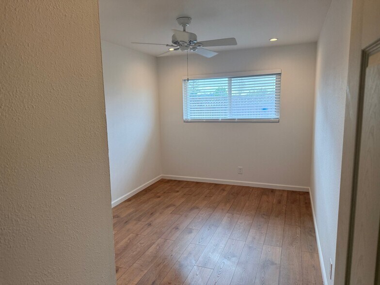 Building Photo - 4371 Hoen Ave