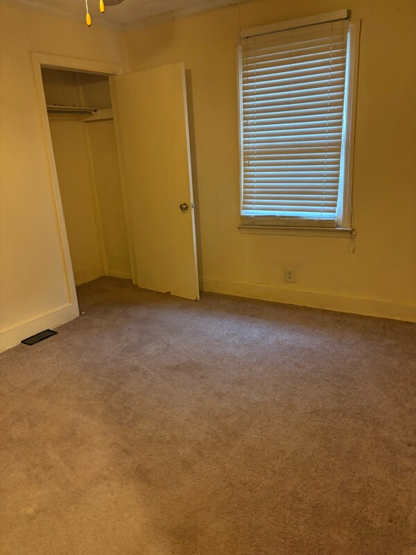 Building Photo - 1574 Colonial Dr