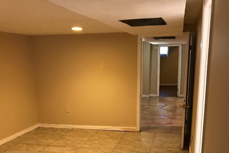 Building Photo - 3522 Greenspring Ave