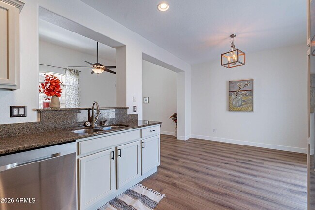 Building Photo - 5344 W Molly Ln