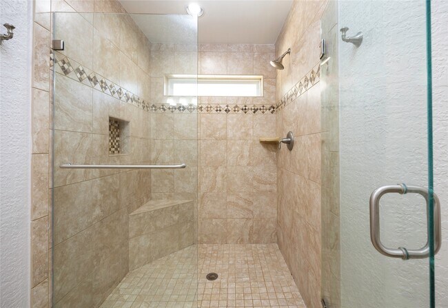 Building Photo - 5415 3 Oaks Cir