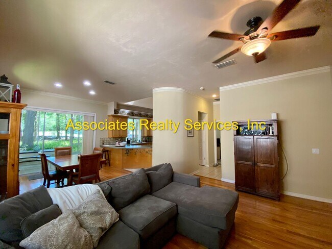 Building Photo - 5231 SW 103rd Dr