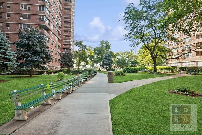 Building Photo - 477 FDR Dr
