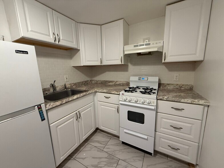 Building Photo - 482 Commonwealth Ave