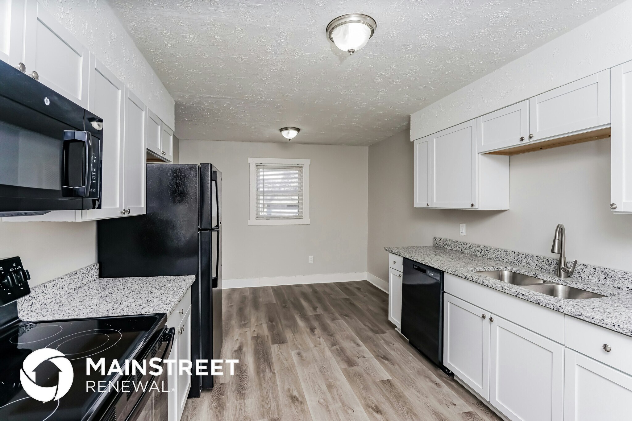 Building Photo - 1420 S 28th St