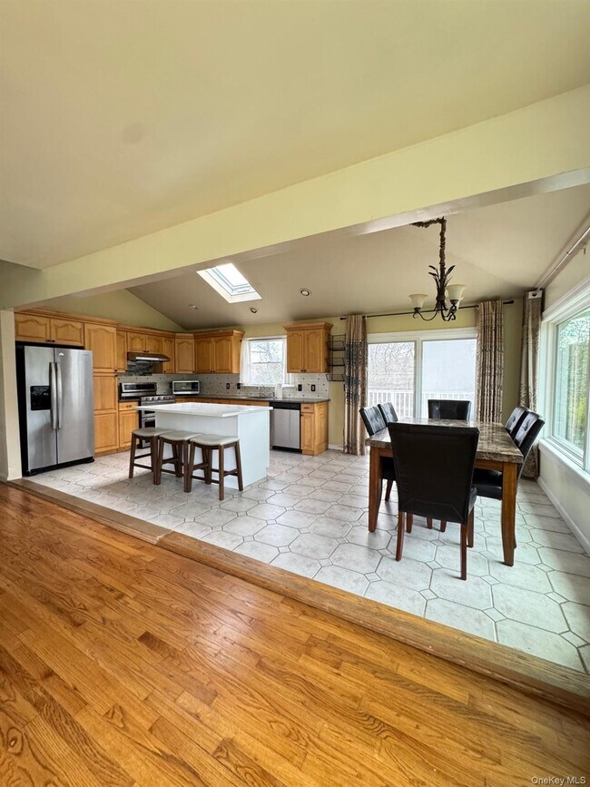 Building Photo - 34 Celia St