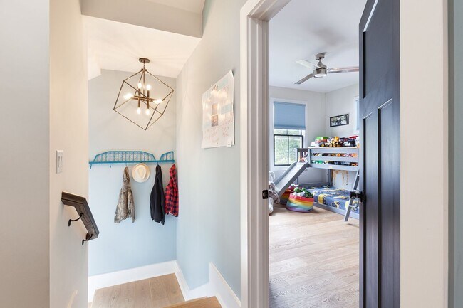 Building Photo - Stunning 4/3.5 Home in Highly Sought-After Area w/ 1300 Sq Ft of Outdoor Space!