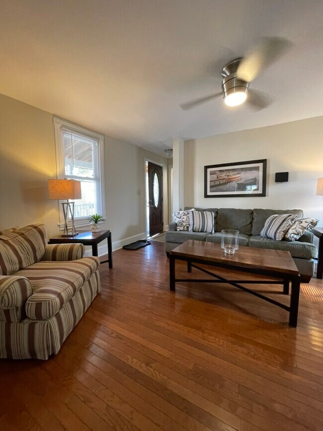 Building Photo - 1145 Isabella Ct