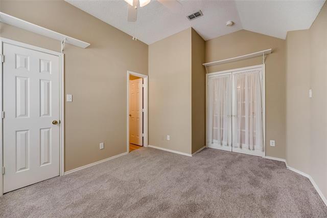 Building Photo - 2113 Glenmont Dr