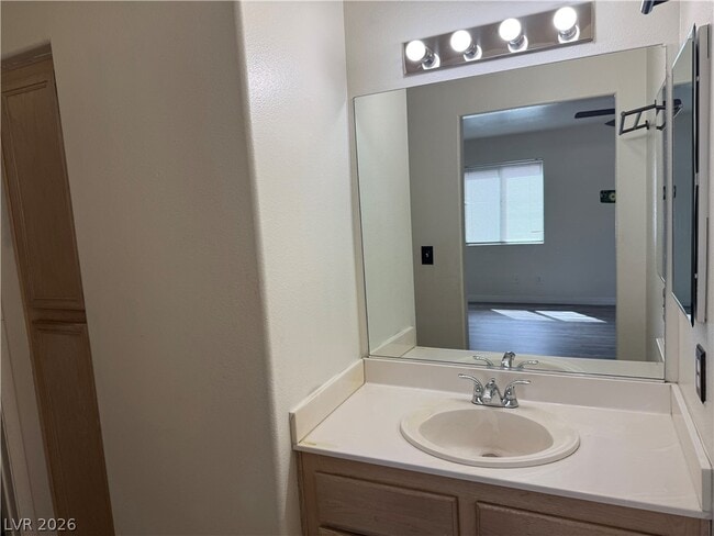 Building Photo - 5195 Souvenir Ln