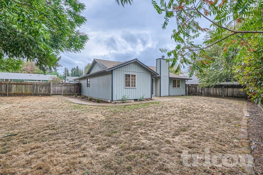 Building Photo - 13806 NE 47th St