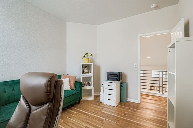 Building Photo - 9708 Dawn Pearl Dr