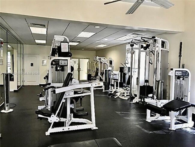 Building Photo - 21032 NE 32nd Ave