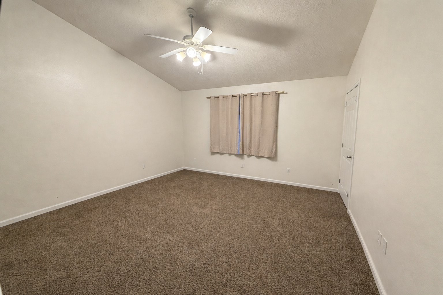 Building Photo - 3860 N Davencourt Loop