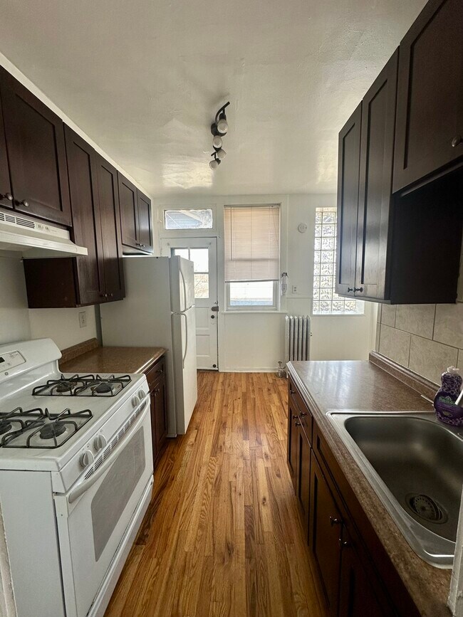 Building Photo - 5354 N Winthrop Ave