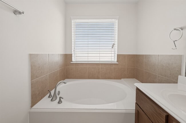 Building Photo - 5116 Dartmoor Ridge Trail