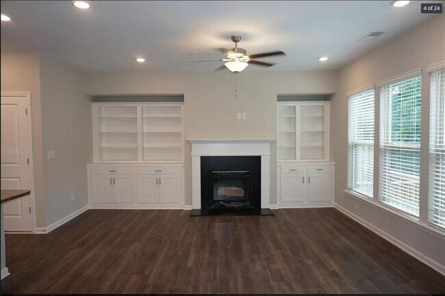 Building Photo - 1366 Endicott Ct