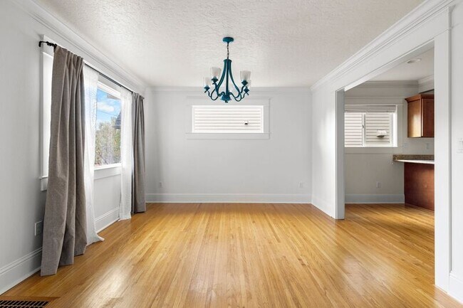 Building Photo - 3803 SE 65th Ave