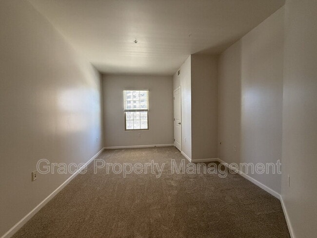 Building Photo - 925 Lincoln St