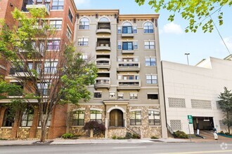 Building Photo - Spacious Music Row Condo (SPECIAL: 1/2 off...