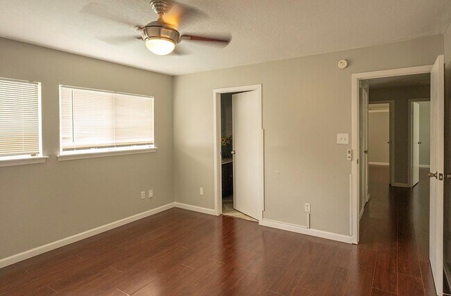 Building Photo - 10522 Clear Cove Ln