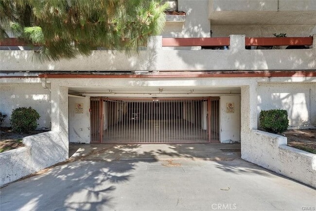 Building Photo - 2740 Gramercy Ave