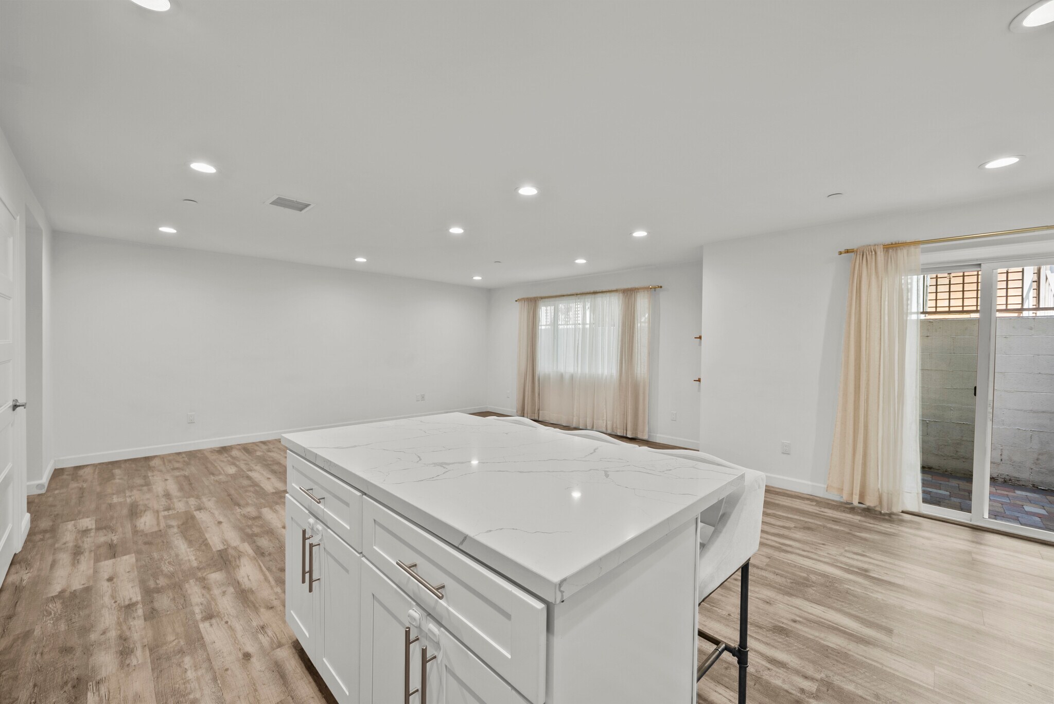 Building Photo - 9104 Burnet Ave