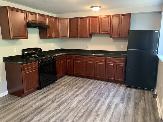 Building Photo - 261 E Haines St