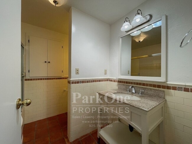 Building Photo - Spacious Home In Lafayette Hills