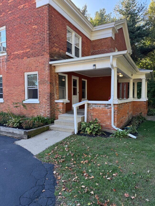 Building Photo - 2 Arbor St